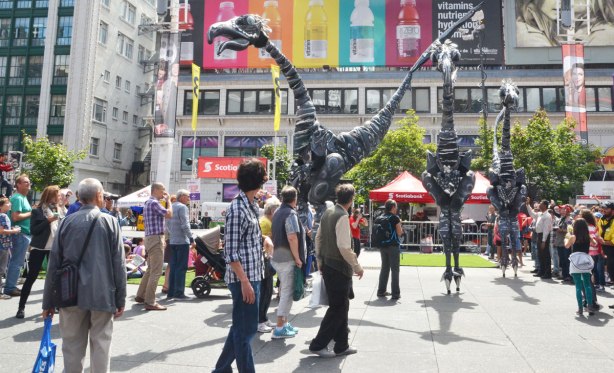 blog_buskerfest_robot_dinos