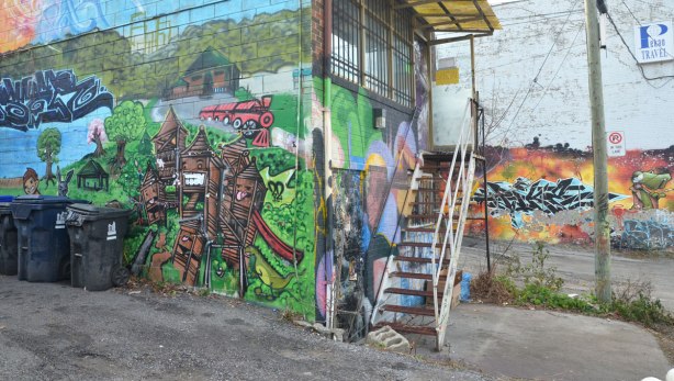 blog_train_street_art