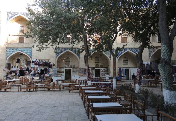 blog_bukhara_madrassa_interior_shops