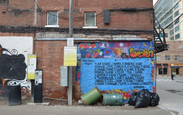 signatures and notes of thanks to all those who helped create the Dream Chaser mural as part of wallnoize project