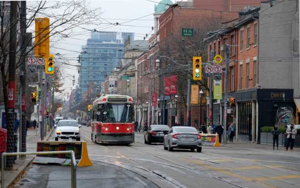 traffic and street cars on King Street
