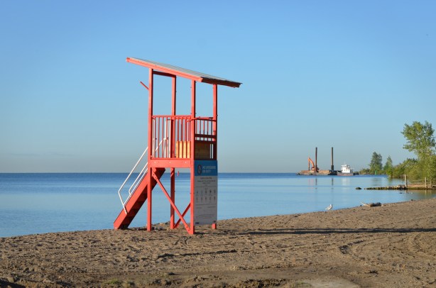 red lifeguard station on cherry beach in the morning 