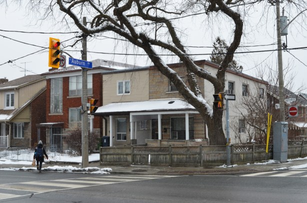 intersection of dufferin and auburn streets, lowrise row houses with porch
