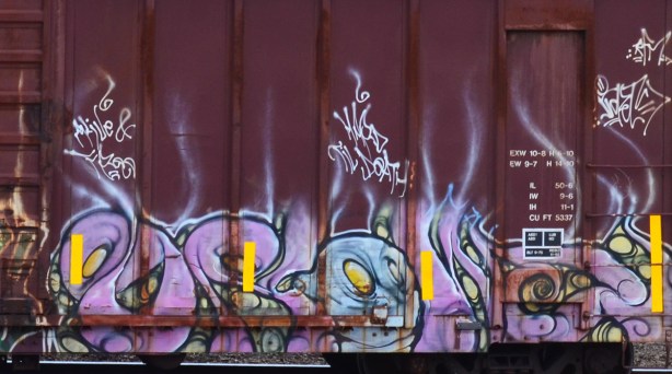 reddich colour boxcar with pink and blue blobs, graffiti 