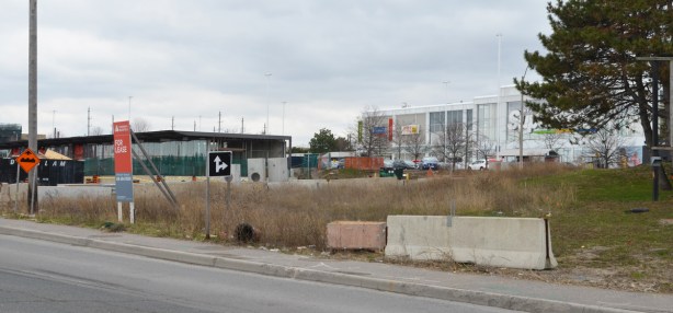 vacant lot on Eglinton Ave by Great Canadian Superstore at Don Mills, edge of Crosstown construction site 