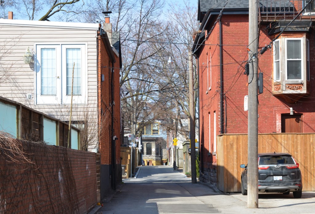 an alley in Cabbagetown