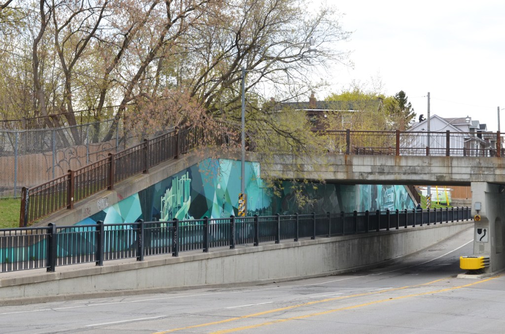 mural on Jones Ave., Bridges to Art