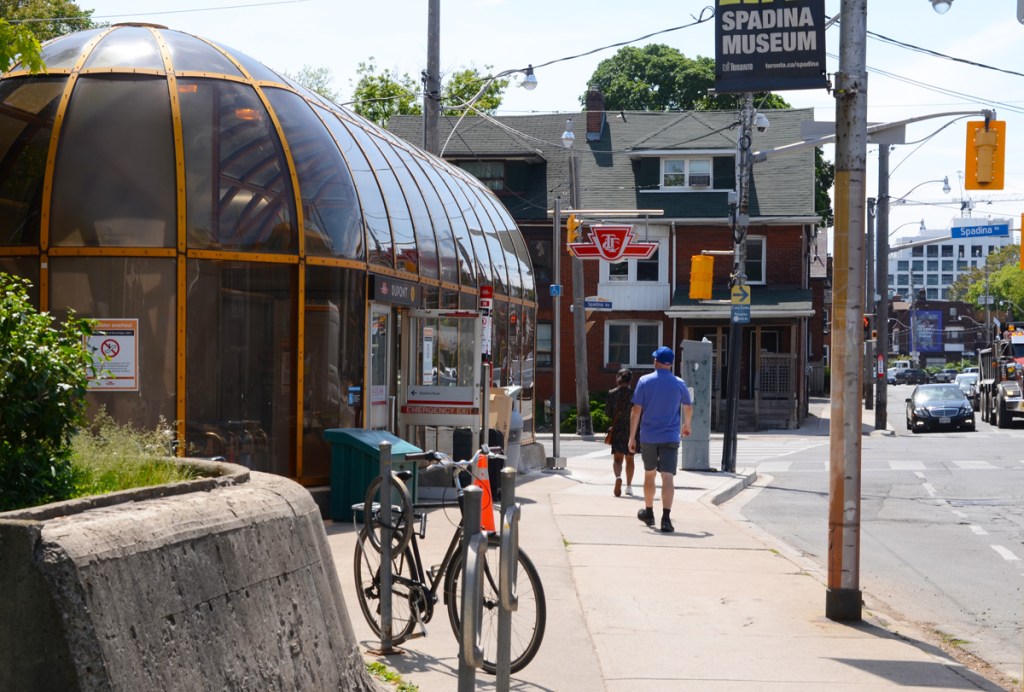 Dupont southside at Spadina, rounded top of south Dupont subway station