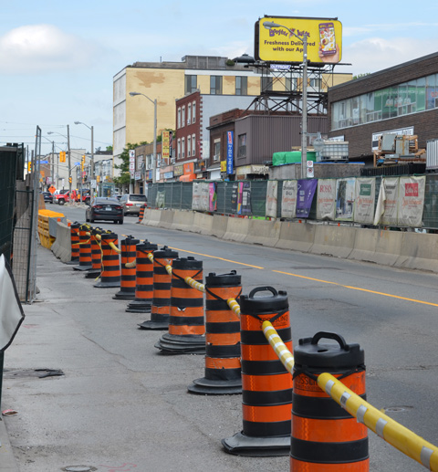 looking west on Eglinton Ave west at Oakwood.