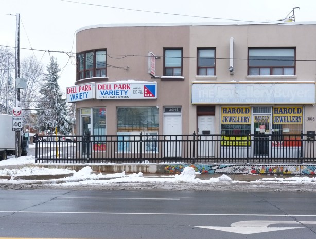 curved building, Dell park variety store on the corner of Bathurst and Dell Park
