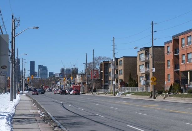 looking west on Eglinton, from near Brentcliffe,