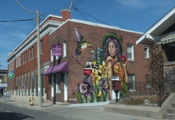 mural painted by Blazeworks in 2023, called humming on woodbine