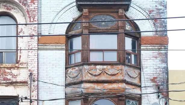 parkdale architecture, old bay windows, oval glass, 