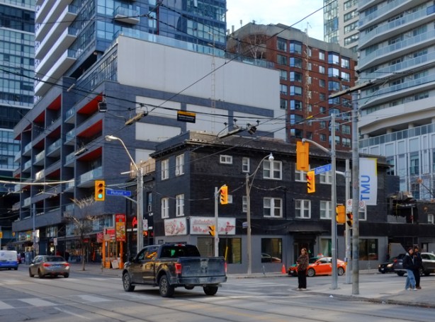 southeast corner of dundas and mutual