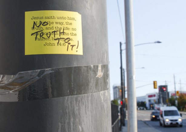 Note on pole that says, but someone ha written over it, no truth to this