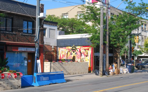 queen street east, north side