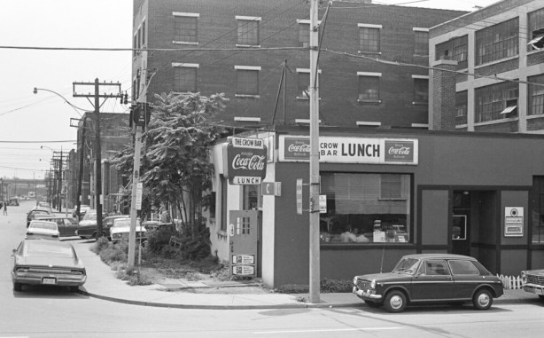 black and white photo of the Crow Bar restaurant on the corner of Adelaide and Princess street, black and white photo