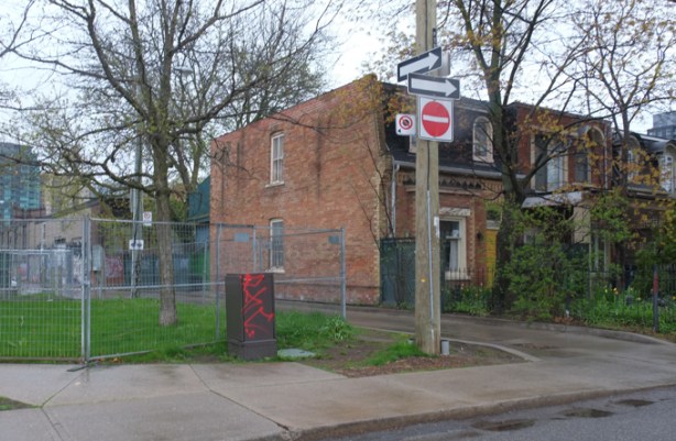 where Milky Way meets Gwynne Ave., old houses on Gwynne