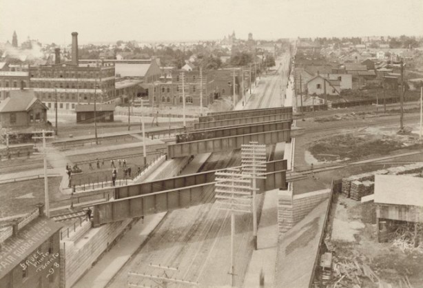 black and white photograph, 1898, from city of toronto archives of queen and dufferin intersection