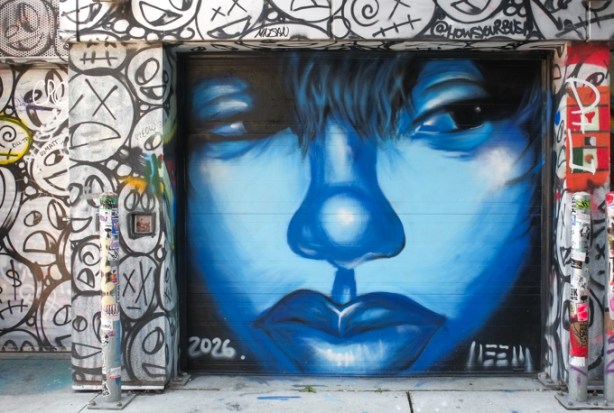 street art mural, blue face